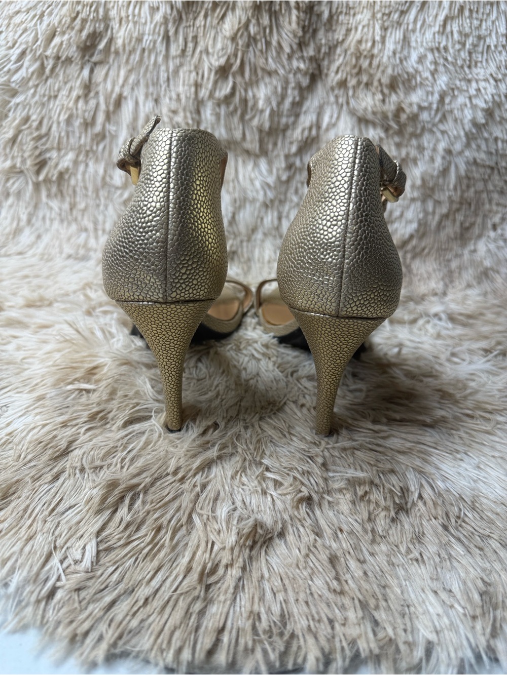 NWT CALVIN KLEIN Gold T-Strap High Heel Sandals - Picture 4 of 12